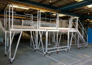 plateforme en aluminium - aménagement de poste pour l'industrie nautique