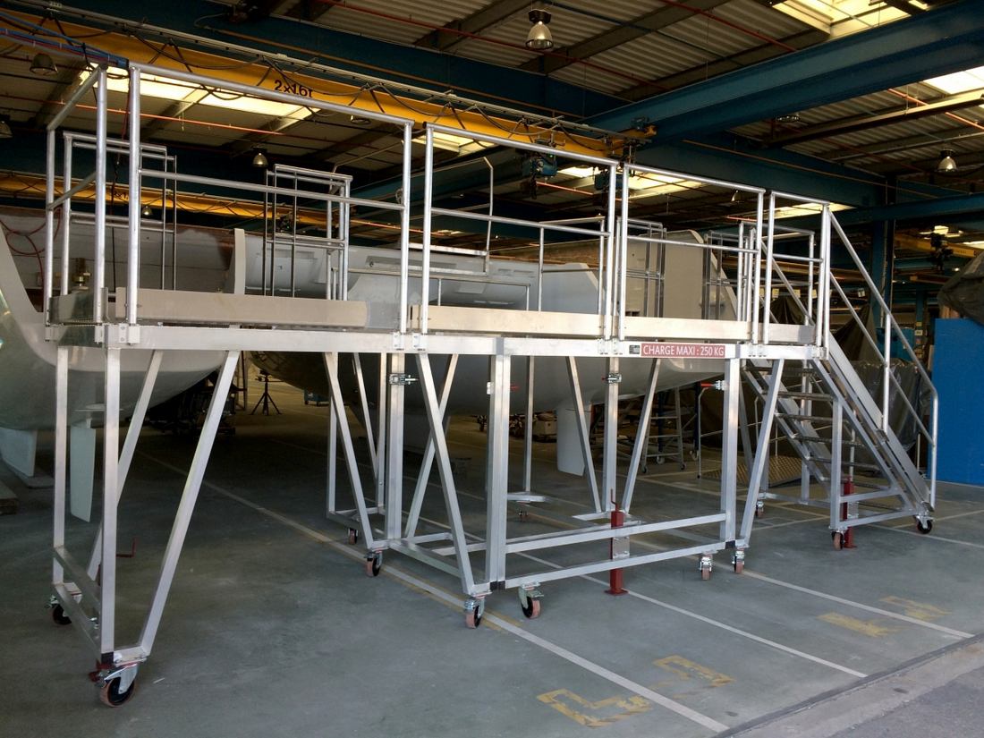 plateforme en aluminium - aménagement de poste pour l'industrie nautique