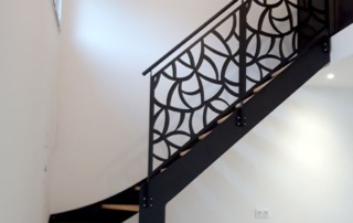 escalier 1/4 tournant métal noir et bois + verrière